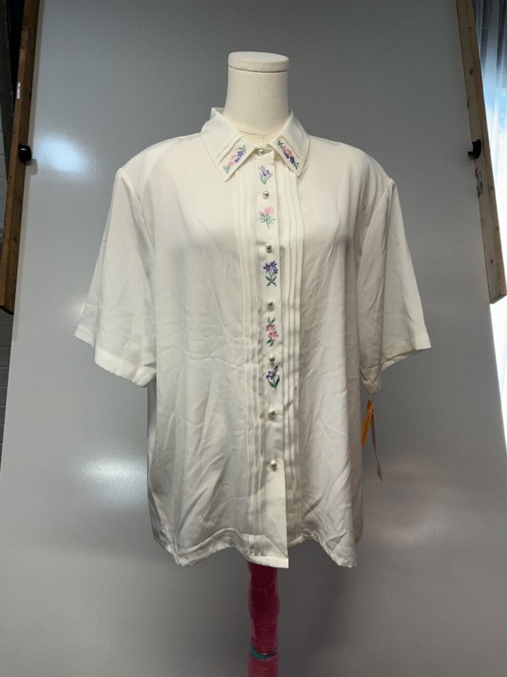 Koret 18 White Floral Embroidered Pearl Button Blouse Cottagecore - Picture 8 of 14